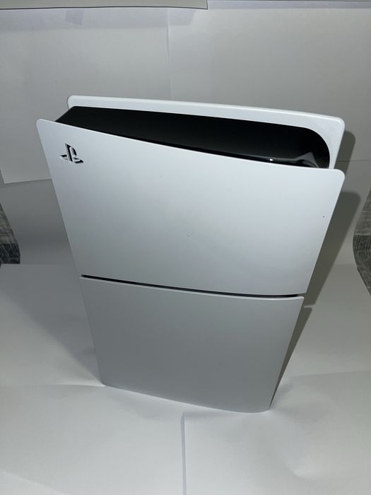 Vand sau chimb PS 5 Slim Digital Edition 1TB cu Xbox Series X