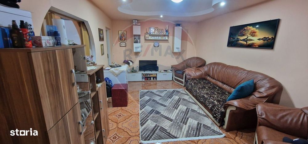 Apartament 3 camere parter cu intrare separata, Buhusi/Bacau