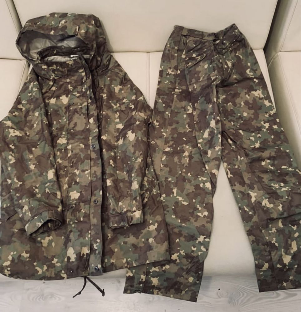 Costum intemperii militar combat