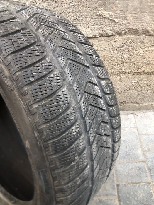 Шины  Зимние 255/45/20 в хорошем состоянии