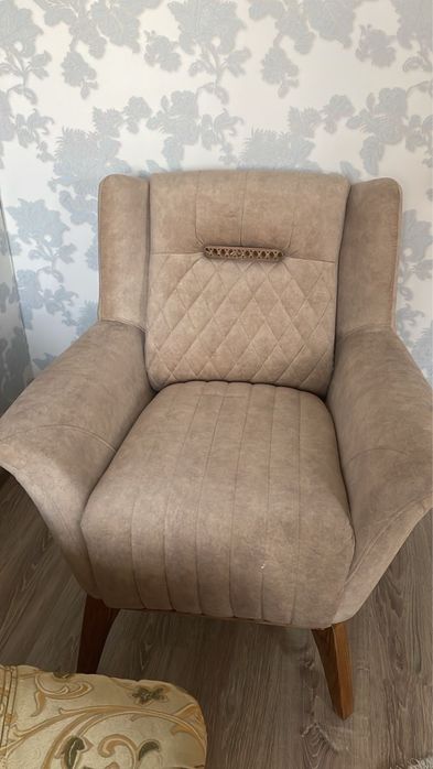 Диван + 2 кресла в отличном состоянии!