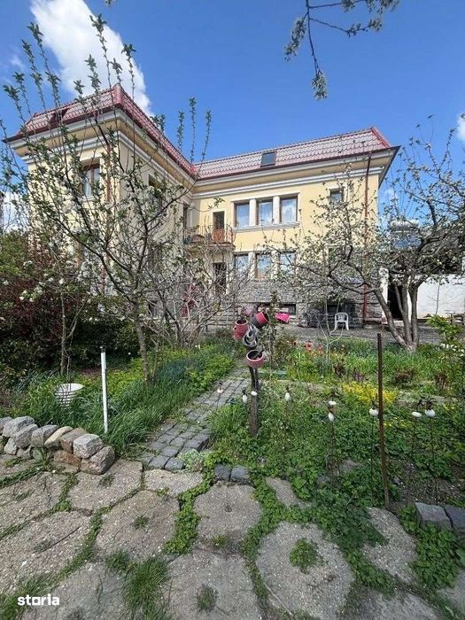 Vand vila de lux in zona Cetatii. 1.300000 euro