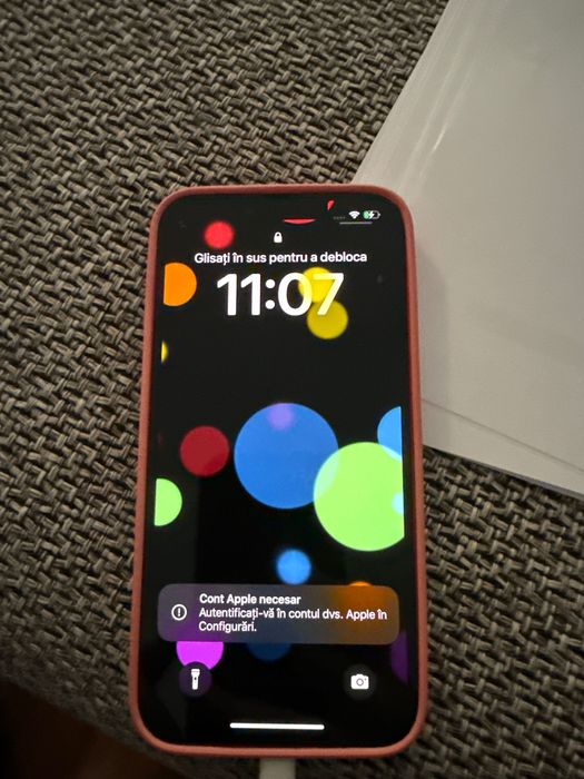 iPhone 13 roșu, cu încărcător, 128 GB