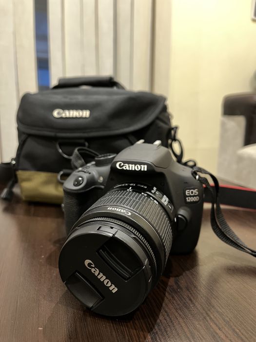Фотоапарат Canon 1200d
