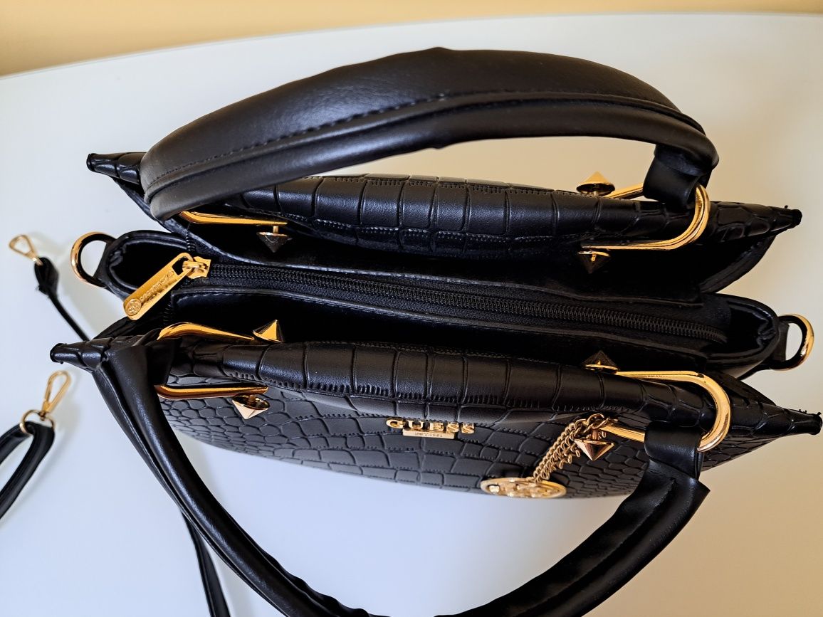 Дамска чанта Guess