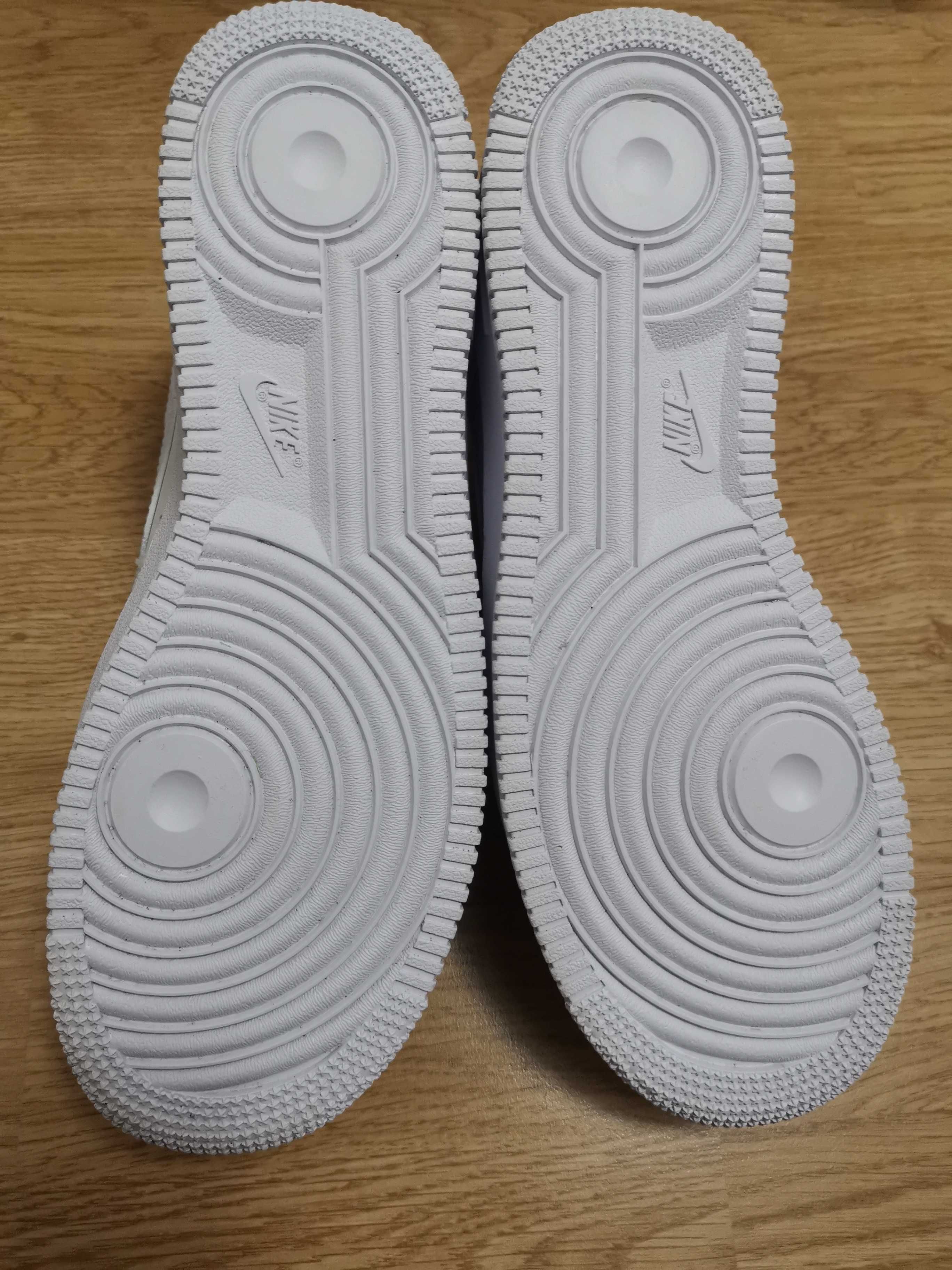 Нови с кутия! Оригинални Nike Air Force 1 - EU 42,5 / EU 43