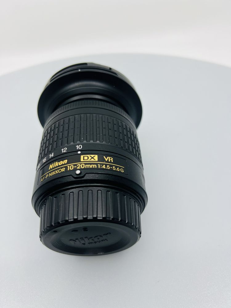 Obiectiv Nikon 10-20b/ impecabil / având maxim 50cadre /