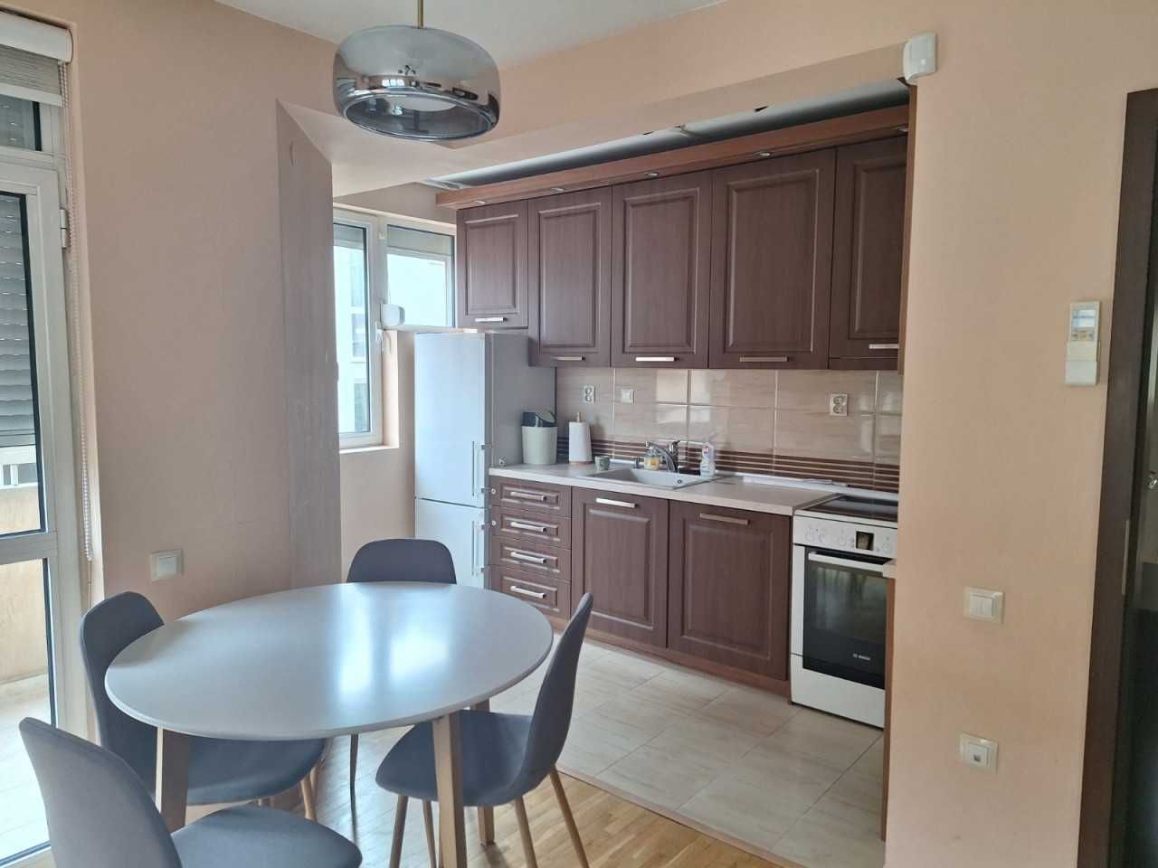 Дава се под наем Тристаен апартамент в Пловдив, Център - 86 кв.м за 600 € - Снимка #1