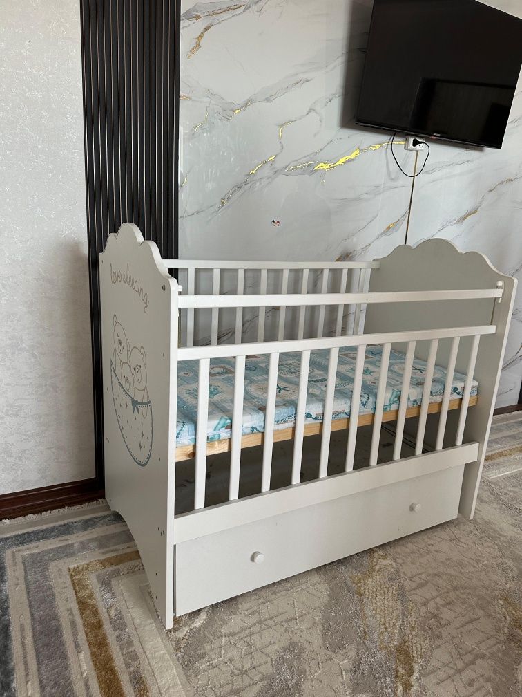 Продам детскую кроватку