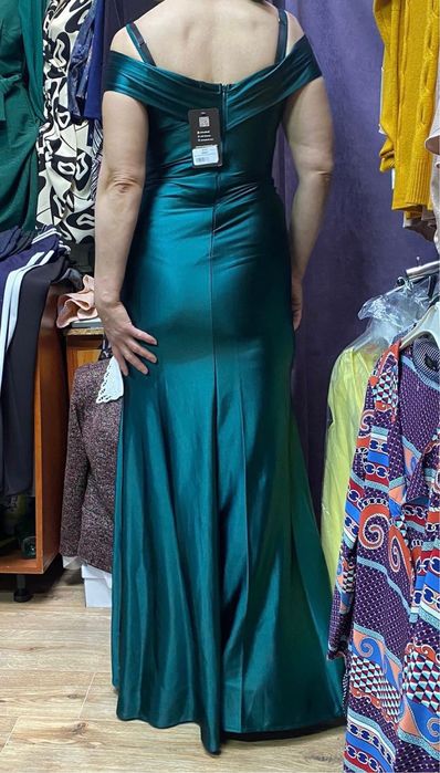 Vând rochie, de seara, superba in realitate