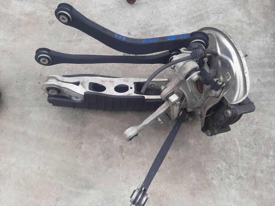 fuzeta stanga spate audi a4 b9 4x4 2.0 tdi   8w0505435aa