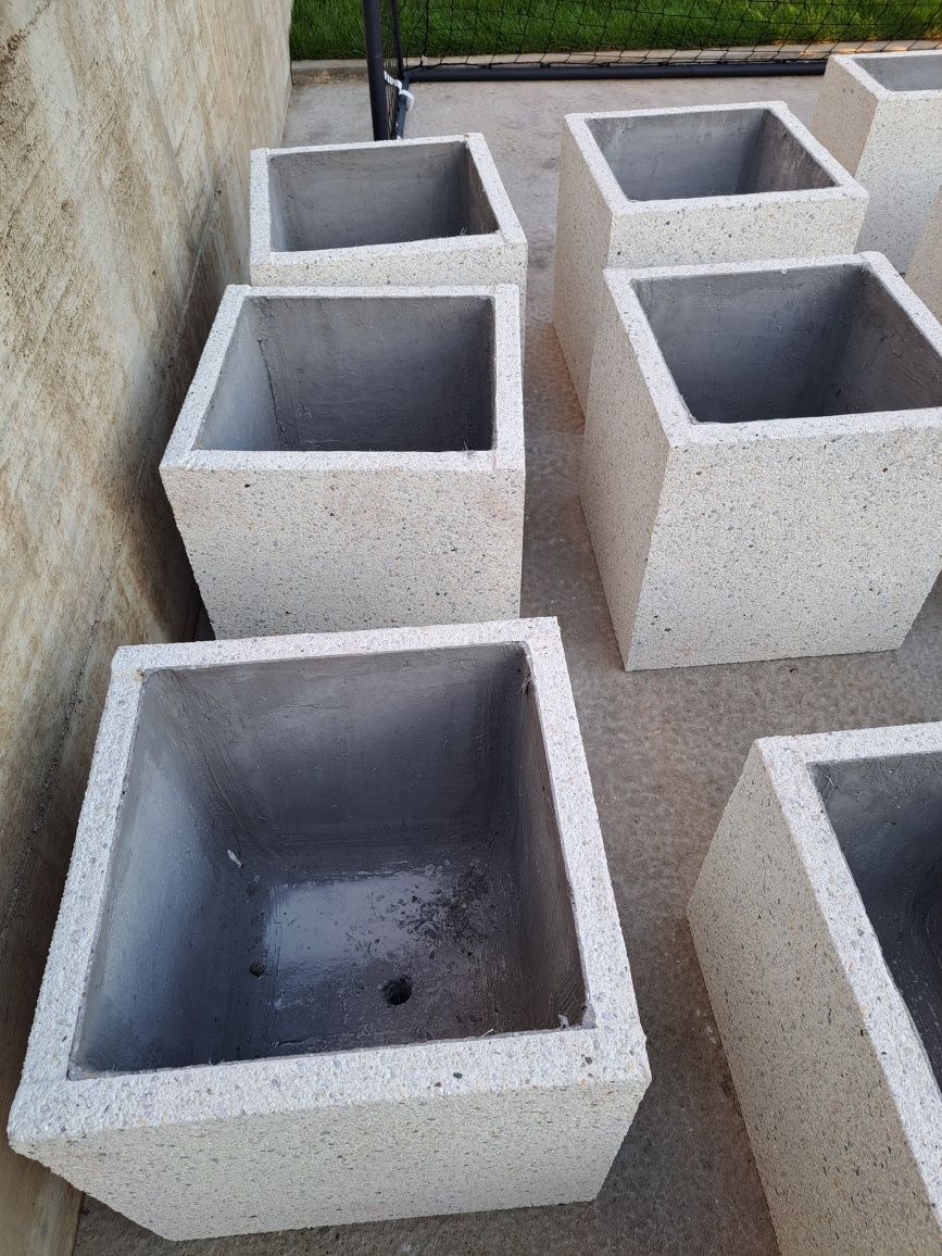 Jardiniere din beton 45x45 cm