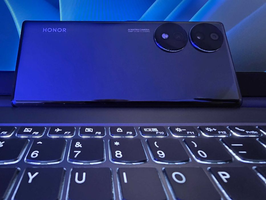 Honor 70 5G 128 GB – stare excelentă, OLED 120 Hz, încărcător original