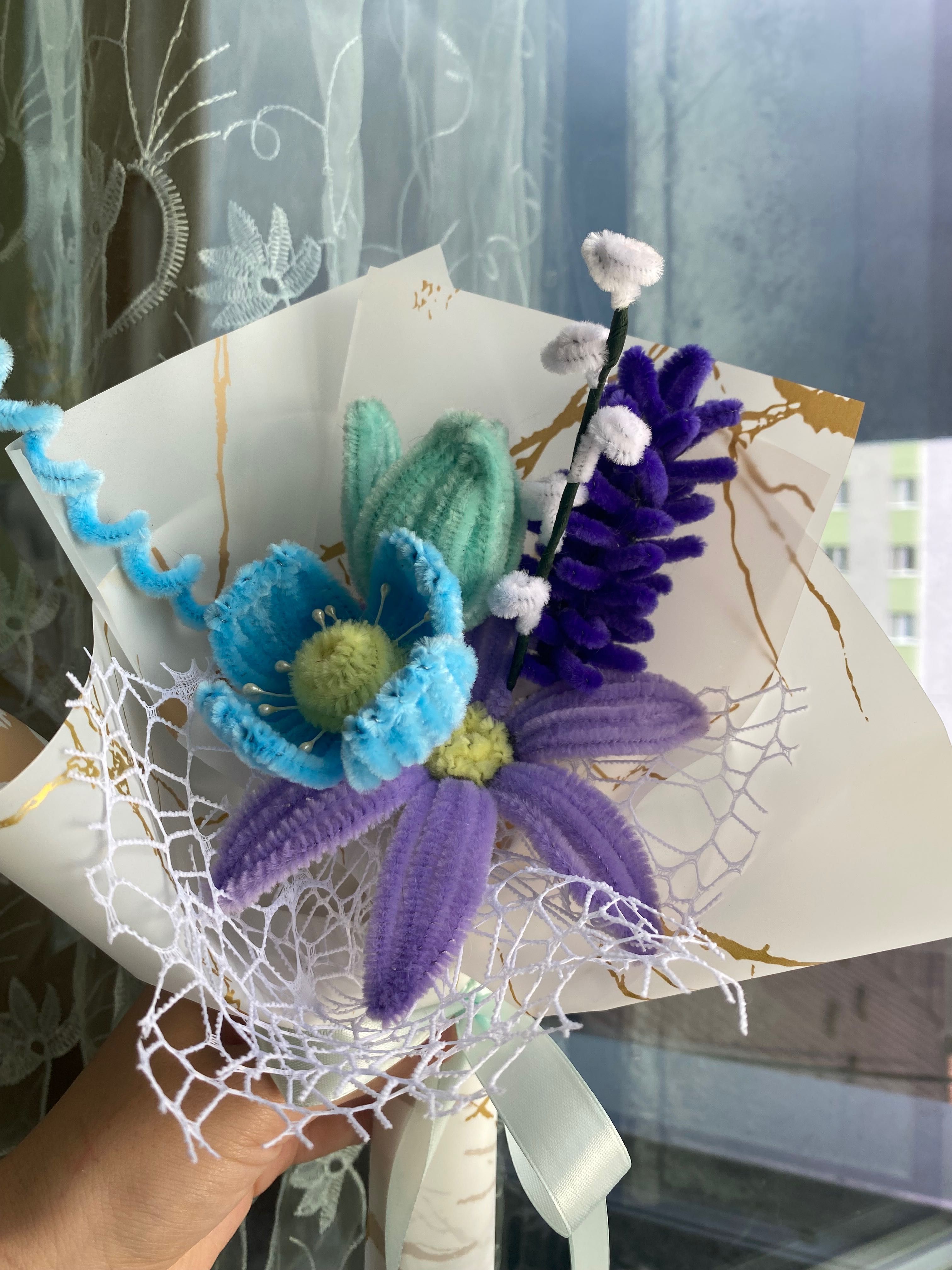 Flori handmade din pipe cleaner
