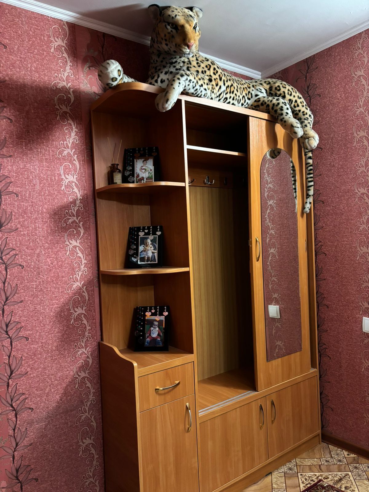 Прихожая в продаже