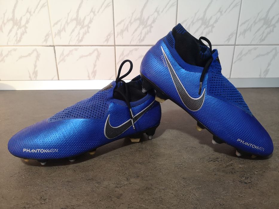 Vând ghete de fotbal profesionale Nike Phantom Elite ACC DF SG-PRO