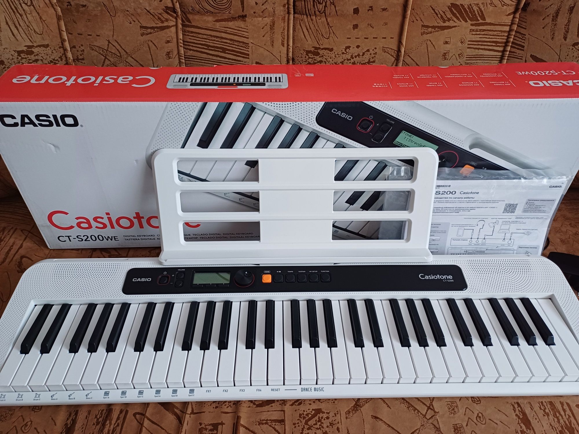 Синтезатор Casiotone CT-S200we