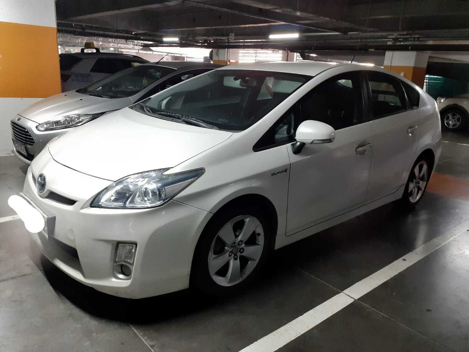 Toyota Prius hibrid particular, km putini