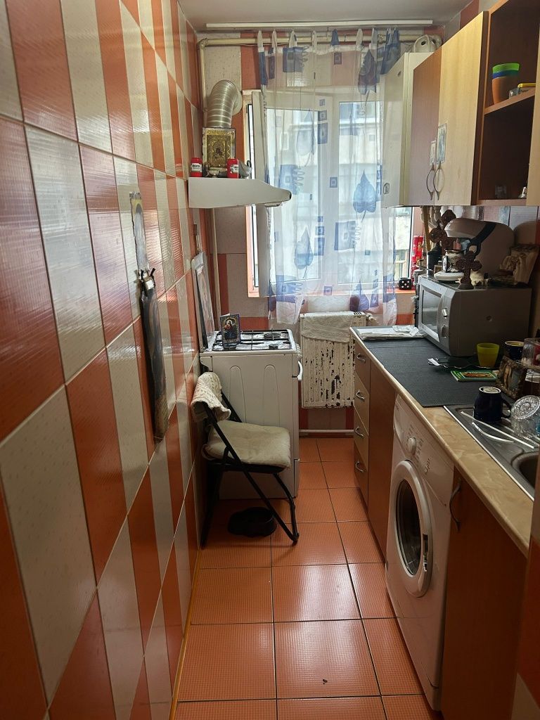 Vând apartament cu doua camere
