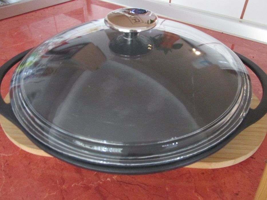 Cratita din fonta LAVA , noua, infoliata