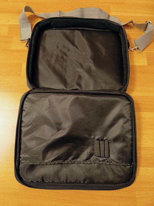 Geantă laptop nouă