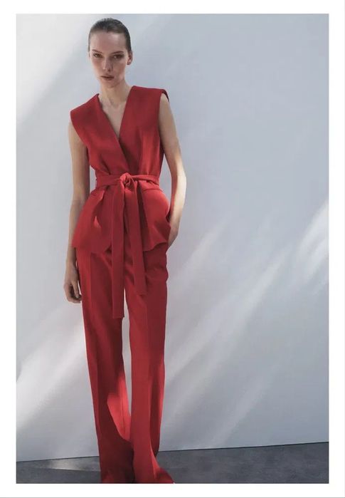 Червен костюм на Zara /зара