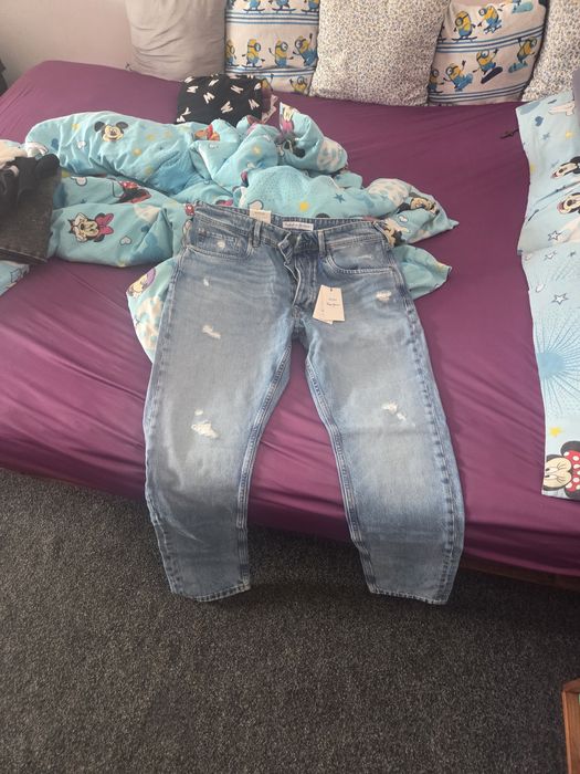 Blugii pepene jeans noi cu eticheta marimea 34 germania
