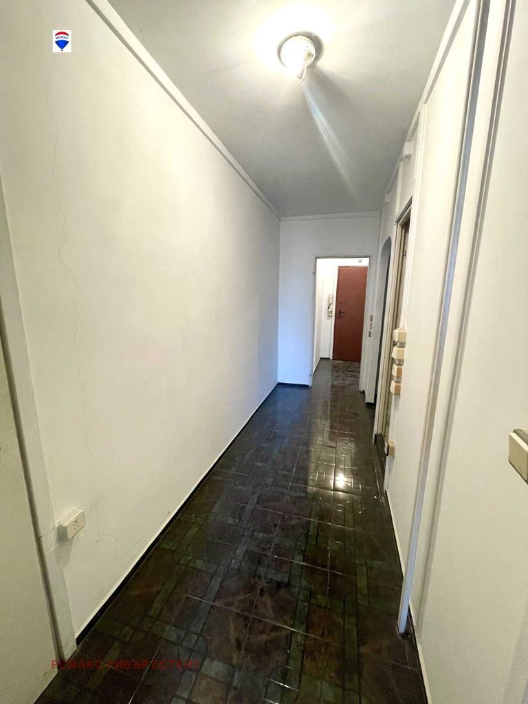 Продава се Тристаен апартамент в Русе, Дружба 3 - 95 кв.м за 894 €/кв.м - Снимка #5