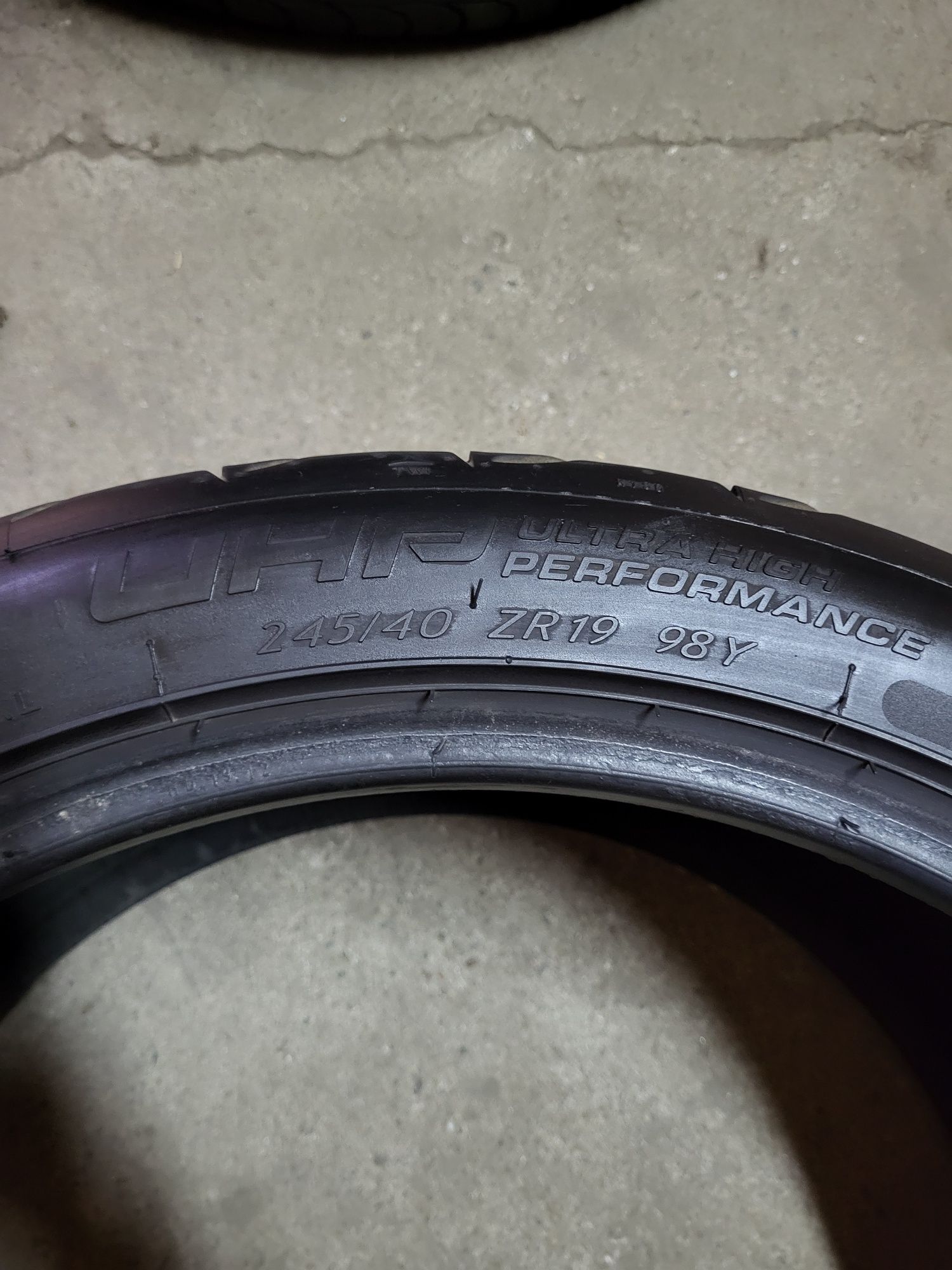 2 Anvelope 245 40 R 19 Tigar Vara