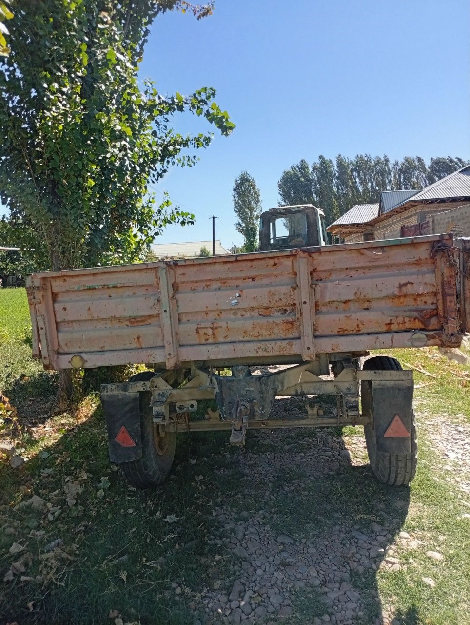 Mtz 80 traktor  pluk prsep chizil kultvassa kamplekt sotiladi