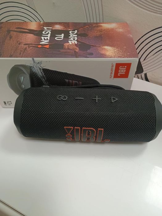 Продавам оригинална тонколонка