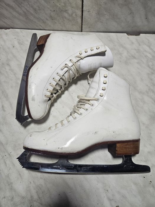Patine 2048 gheata patinaj artistic Riedell  marime 40-41 (26,7 cm)