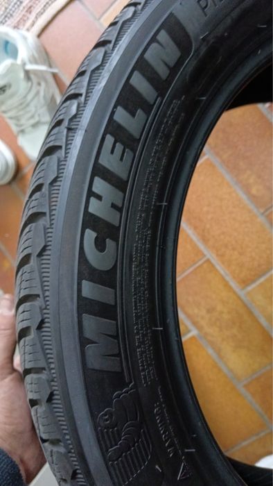 Vând 4 cauciucuri Michelin Pilot de iarna 225/55 R19