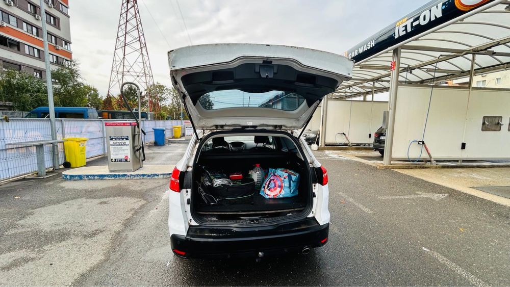 Ford Focus 1.5 benzină + GPL, Combi, 2016, alb