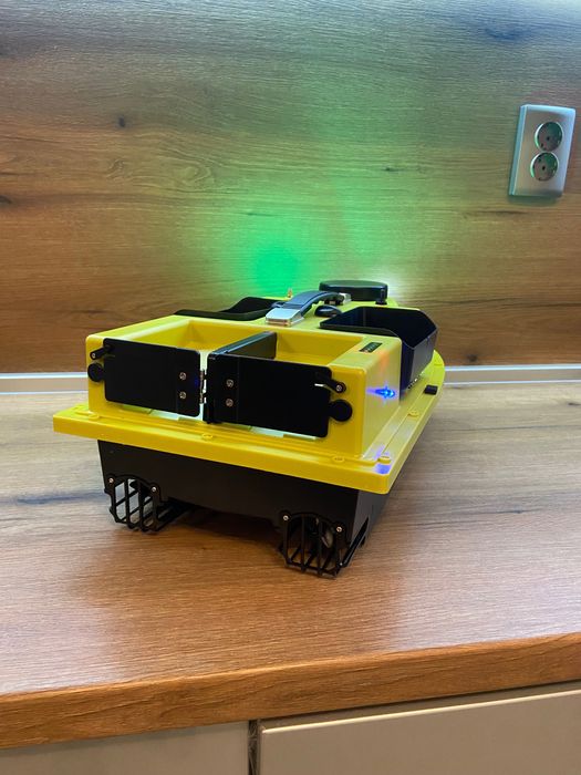 Лодка за захранка D19 GPS-99 позиции