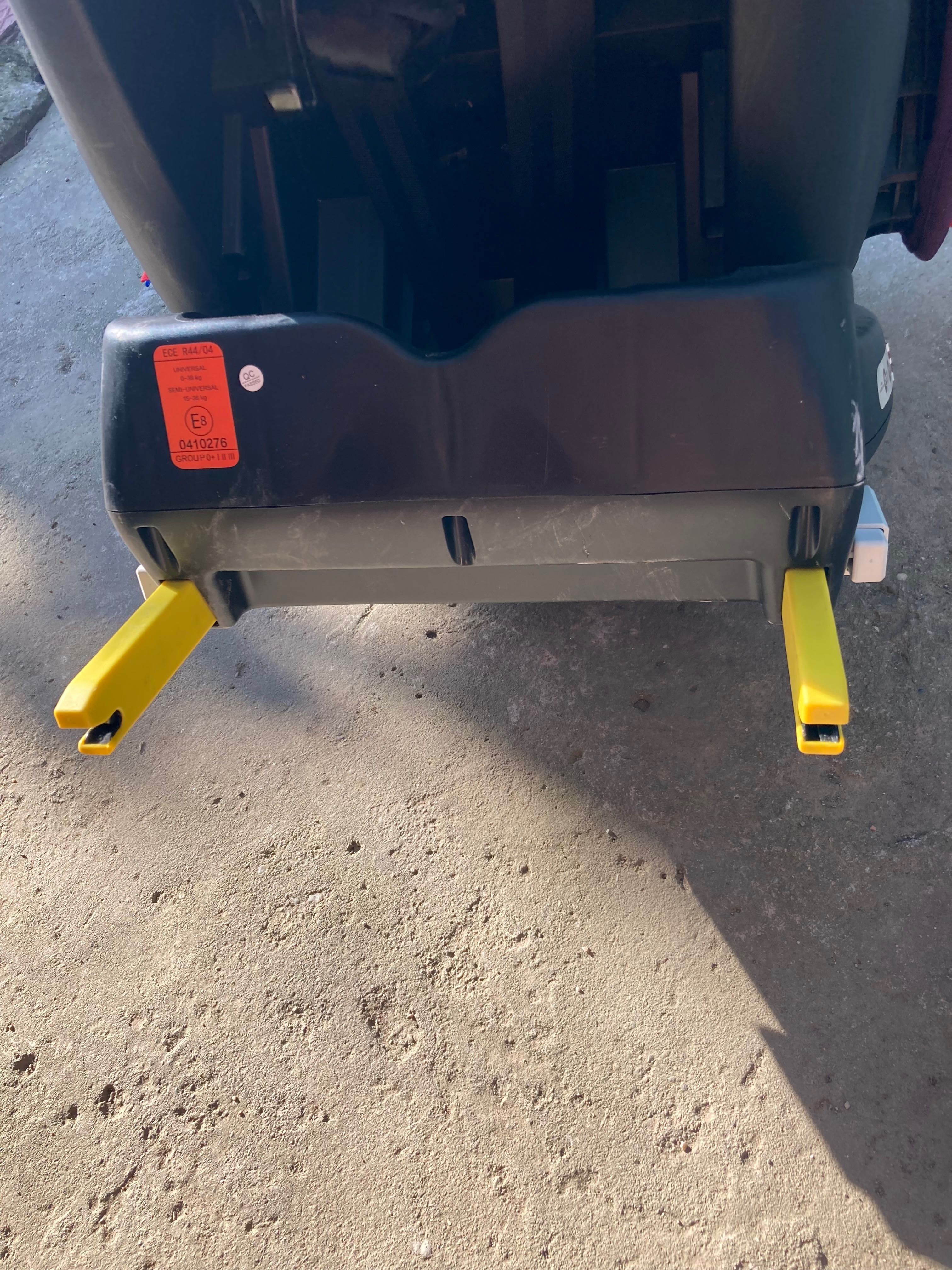 Scaun de mașina cu ISOFIX și ancorare posterioară