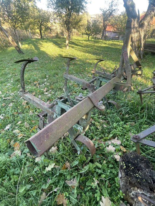 Vând prasitoare dupa tractor