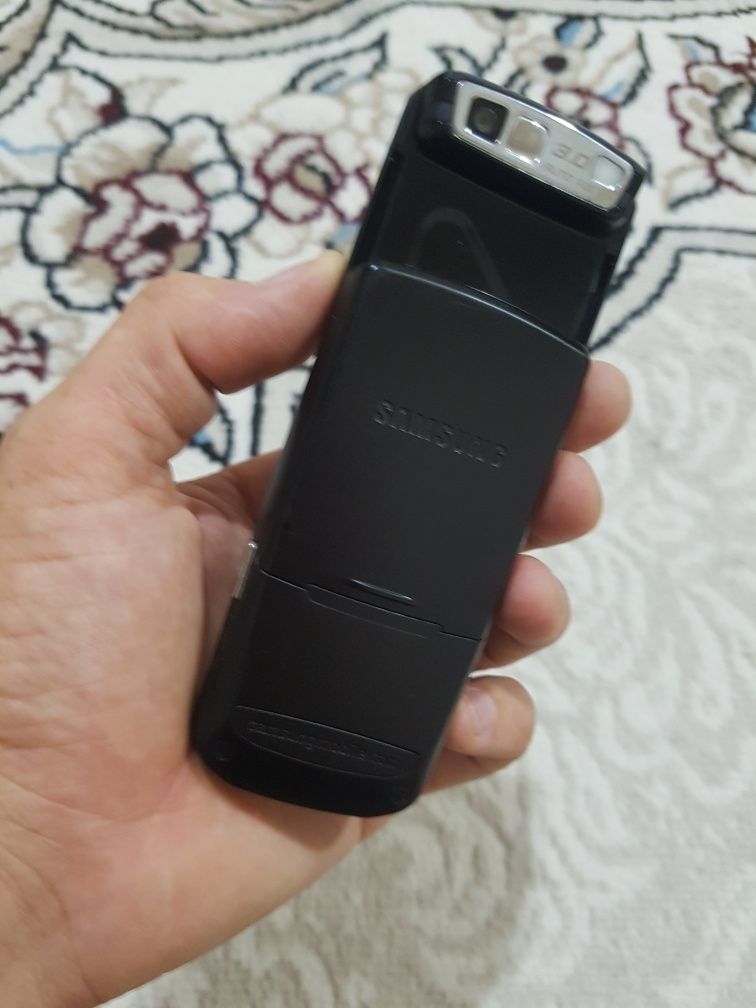 Samsung D900 black sotladi