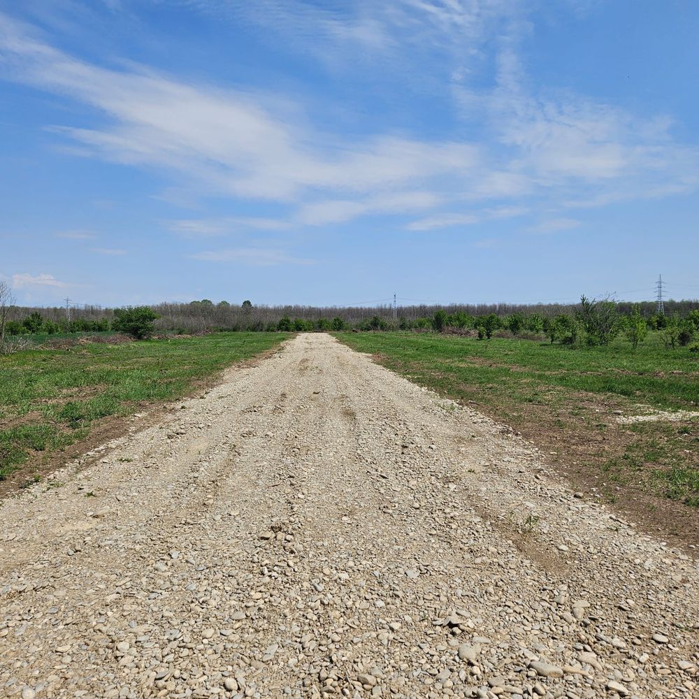 Teren Sabareni intravilan construibil 400 m2 langa padure