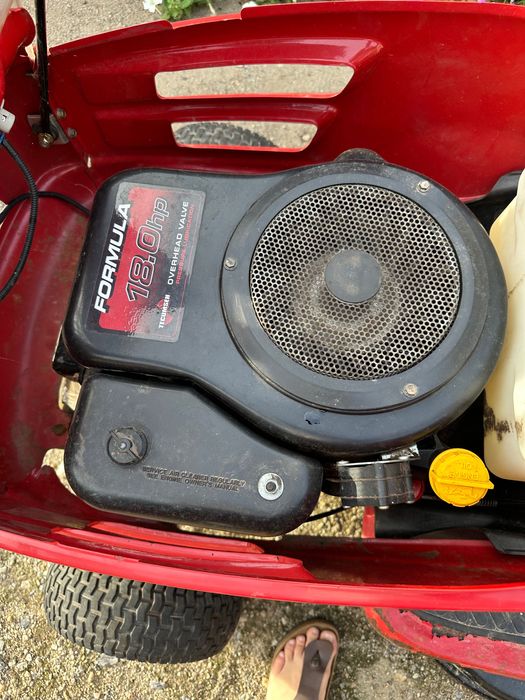 Tractoras de tuns gazon Mtd 18 cp