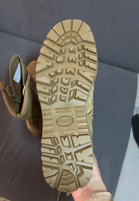 Bocanci McRae, mărimea 5,5XW. Talpicul are 26 cm