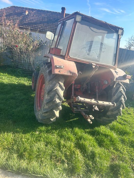 Vând 2 tractoare 445