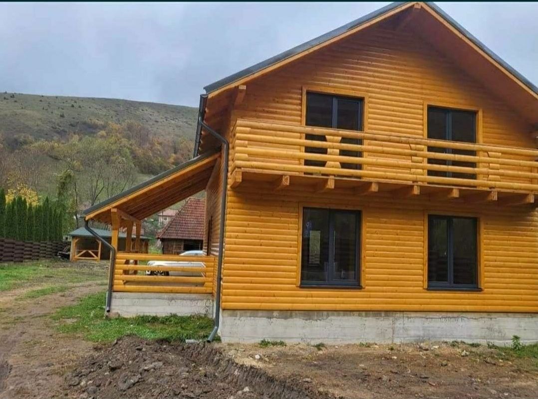 Construim case din lemn si cabane din lemn masiv pentru locuit sau vac