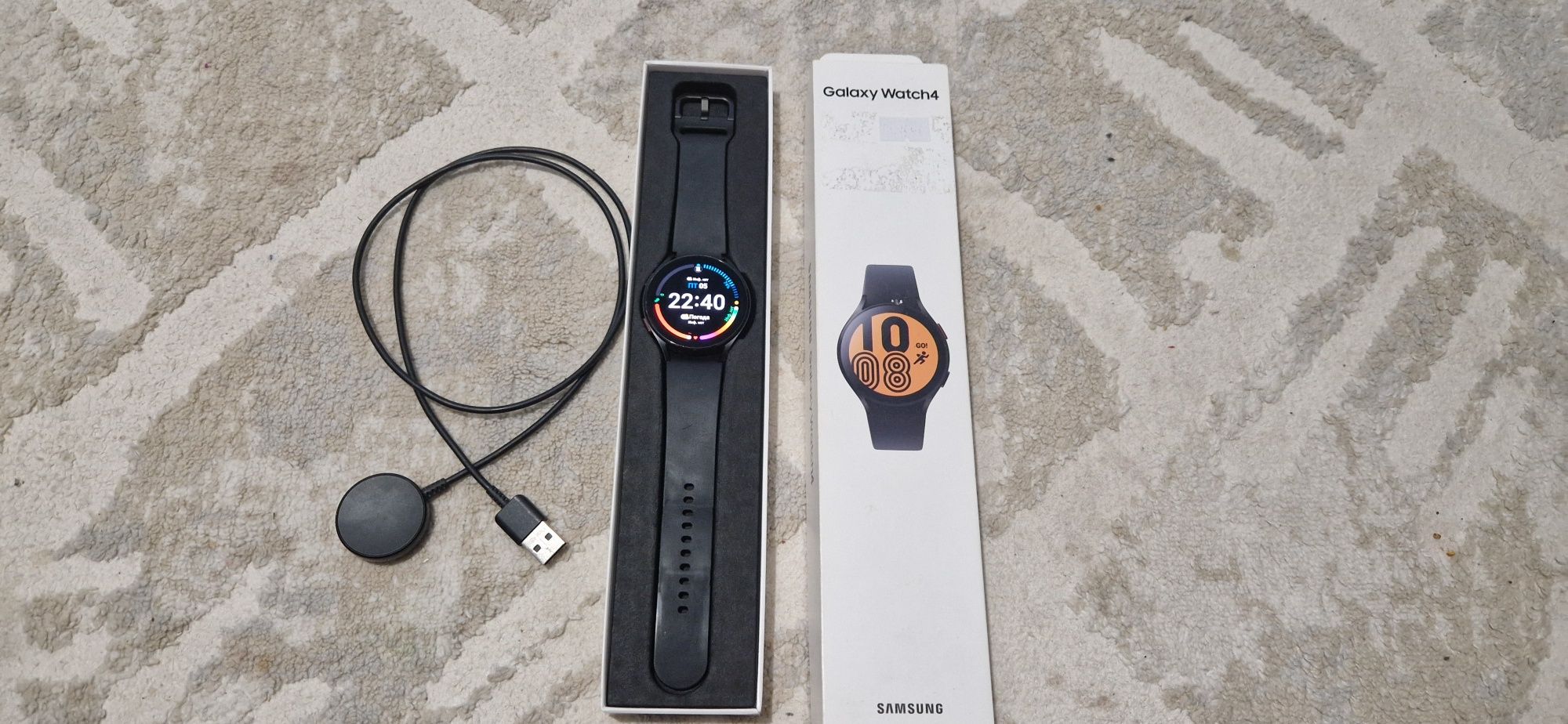 Продам смарт часы Samsung watch 4-44