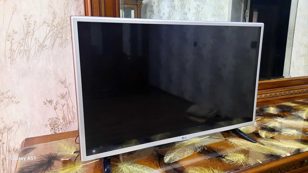 Смарт телевизор LG
