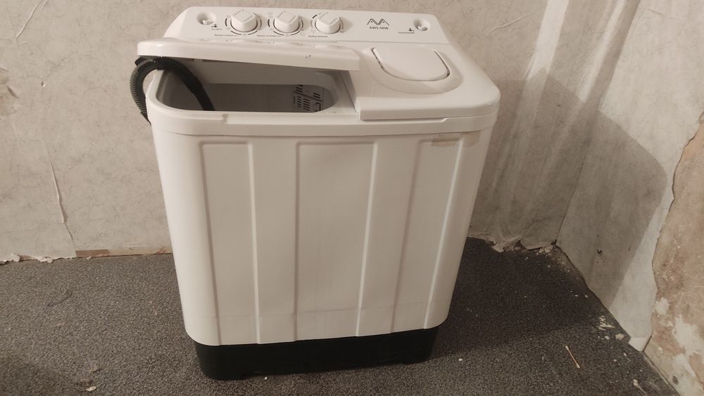 Продаю полуавтомат стиральную машинку срочно