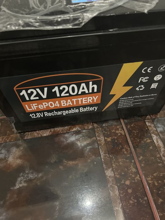 Vand baterie livepo4 120ah cu incarcator la 220