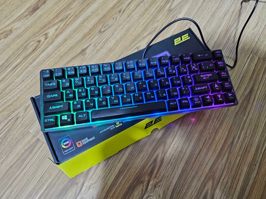 ПРОДАМ Клавиатура игровая проводная 2E GAMING /2E-KG345TR RGB 68KEYS.