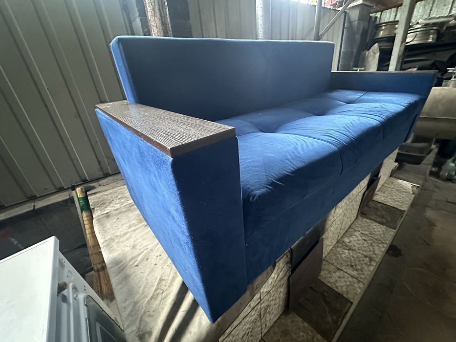 продам диван бу синего цвета