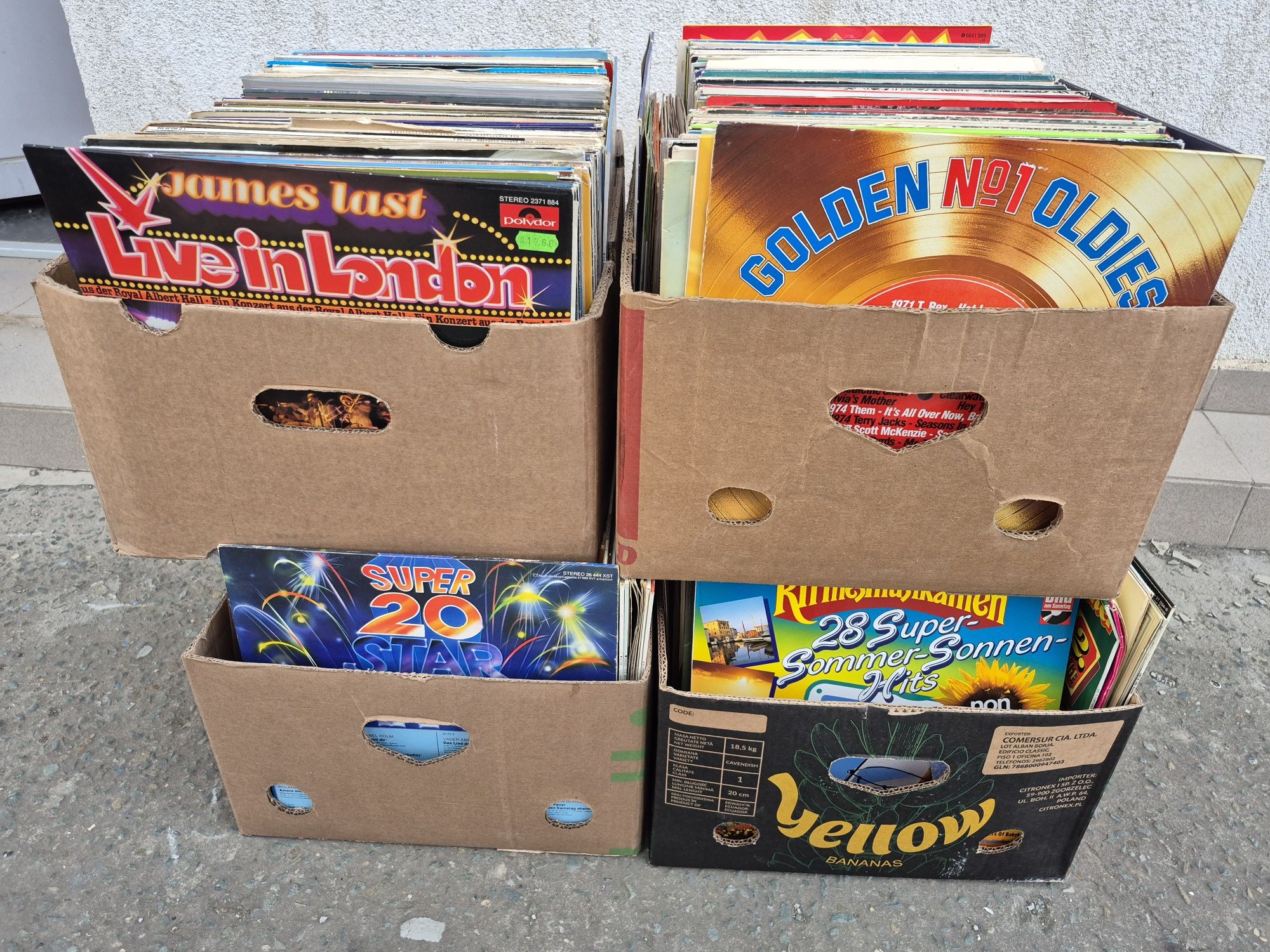 Lot 3000LP (bucati) Discuri Vinil colectie muzica usoara mixta

- Tot